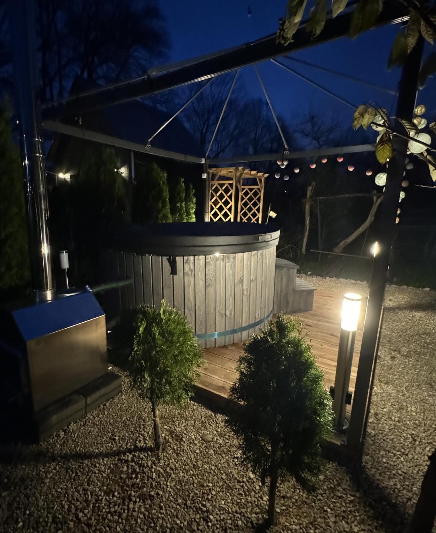 Villa Amazing Little House On An Island With Garden Riga Exterior foto